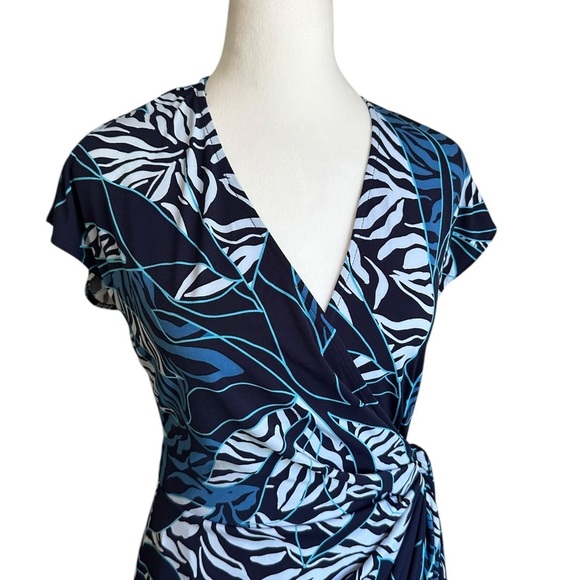 Maggy London Wrapped Around Belted Tie on the Side Size 8 - Picture 6 of 17